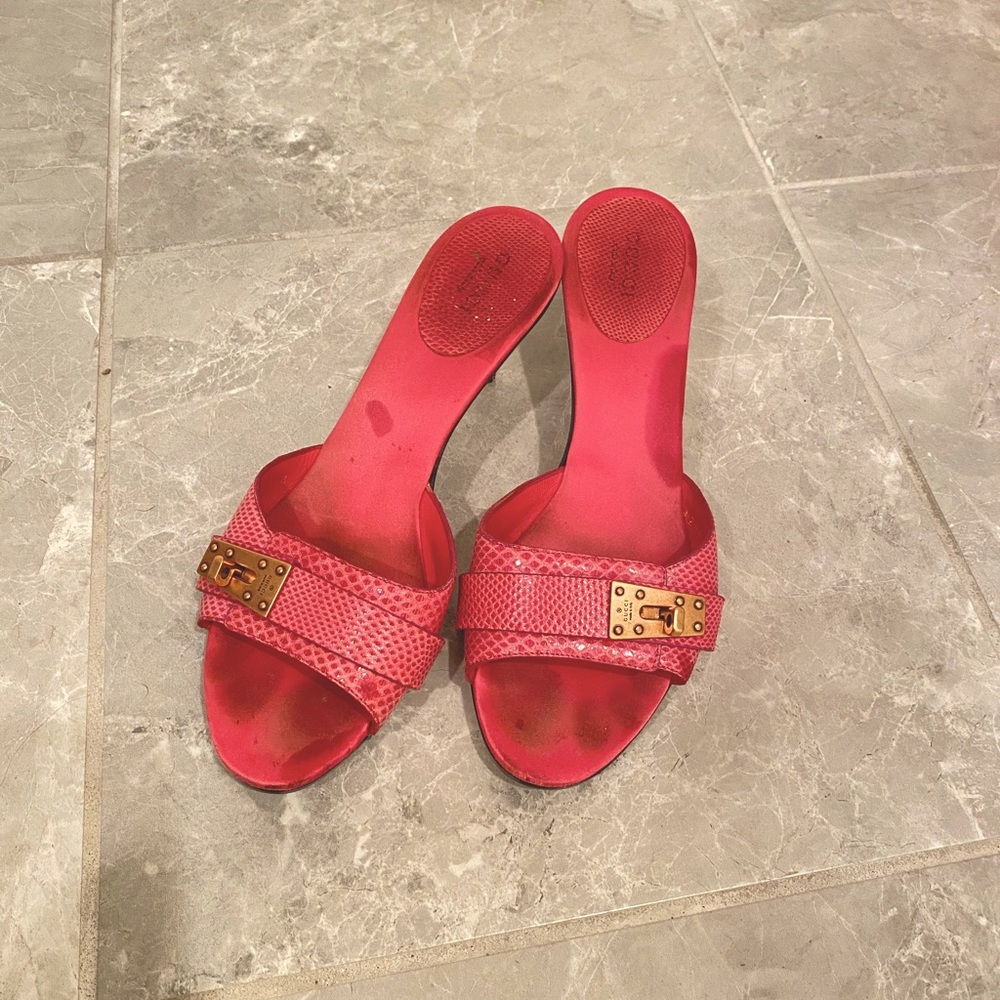 Pink Gucci Mules 🌸🌷
